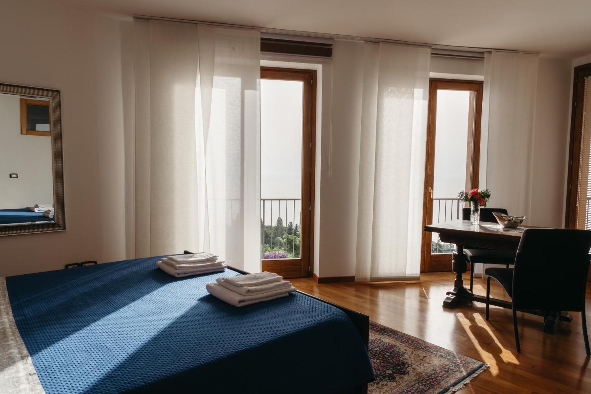 Apartment Panphilia: *